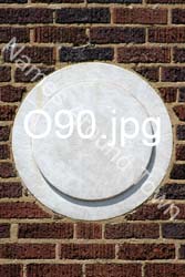 O90